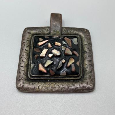 LOT 134: Silver Tone Pendant Necklaces / Chains