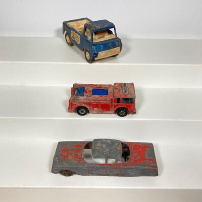 LOT 136: Vintage Toy Car / Truck Collection - Midge Toy, Tootsie Toy, Hot Wheels and More