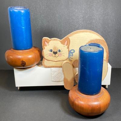 LOT 152: Vintage Country Decor / MCM Wood Collection