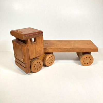 LOT 154: Cool Toy Truck Collection - Jada Toys Tow Truck, 1998 7-Eleven Collectible Toy Wrecker and Wooden Flat Bed Tractor / Trailer