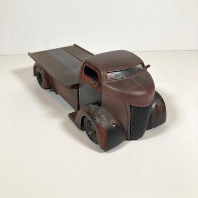 LOT 154: Cool Toy Truck Collection - Jada Toys Tow Truck, 1998 7-Eleven Collectible Toy Wrecker and Wooden Flat Bed Tractor / Trailer