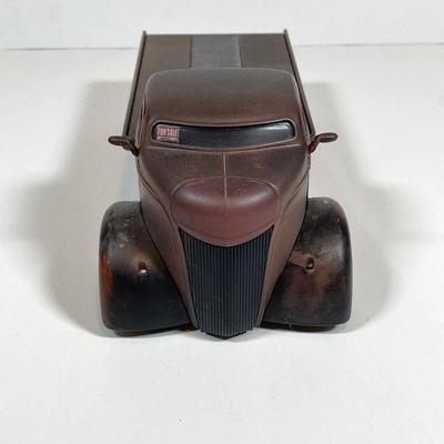 LOT 154: Cool Toy Truck Collection - Jada Toys Tow Truck, 1998 7-Eleven Collectible Toy Wrecker and Wooden Flat Bed Tractor / Trailer
