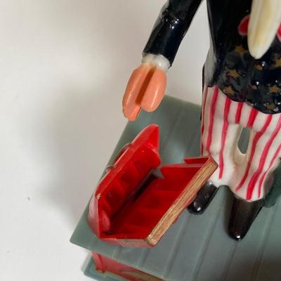 LOT 155: Vintage Uncle Sam Bank, George Washington Clear Glass Bottle, Federal Reserve Bank of Philadelphia Shredded Paper Bills, No Cash...