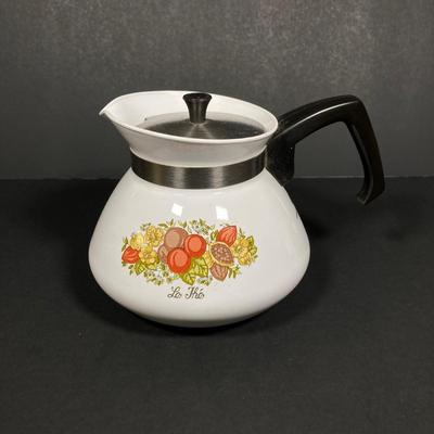 LOT 161: Vintage Corning Ware Pyrex Spice of Life Collection and Six Arcoroc France Glass Dishes