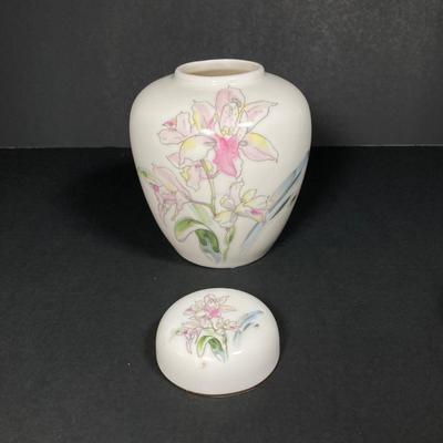 LOT 162: Beautiful Hand Painted and Framed Work of Art by Artist Elma C. Davidson, Mosaic Planter and Japan Ginger Jar