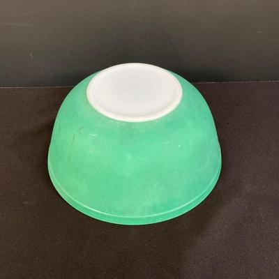 LOT 167: Vintage Sunbeam Mixer, Green Pyrex Mixing Bowl and Wooden Oven Stick