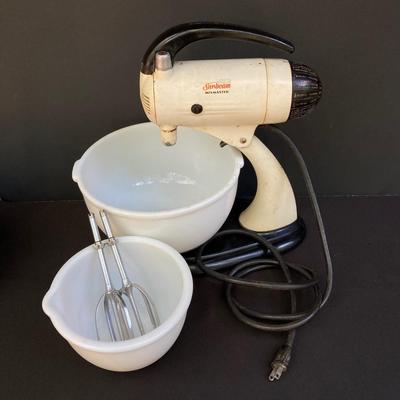 LOT 167: Vintage Sunbeam Mixer, Green Pyrex Mixing Bowl and Wooden Oven Stick