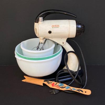 LOT 167: Vintage Sunbeam Mixer, Green Pyrex Mixing Bowl and Wooden Oven Stick