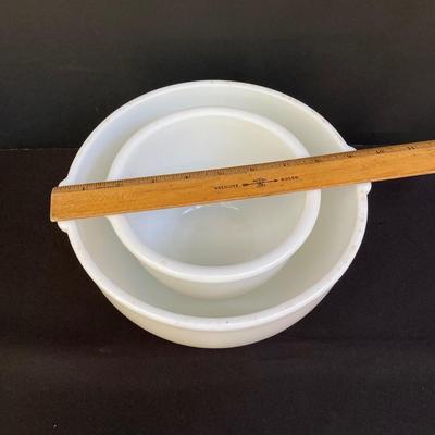 LOT 167: Vintage Sunbeam Mixer, Green Pyrex Mixing Bowl and Wooden Oven Stick