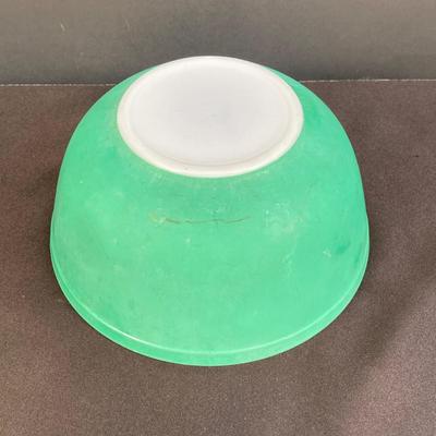 LOT 167: Vintage Sunbeam Mixer, Green Pyrex Mixing Bowl and Wooden Oven Stick