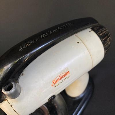 LOT 167: Vintage Sunbeam Mixer, Green Pyrex Mixing Bowl and Wooden Oven Stick