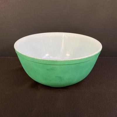 LOT 167: Vintage Sunbeam Mixer, Green Pyrex Mixing Bowl and Wooden Oven Stick