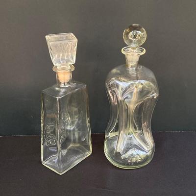 LOT 168: Vintage Entertaining Collection - Crown Glass Decanter, Kluk Kluk Glass Decanter and Etched Cambridge Style Glassware Set