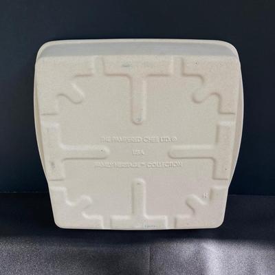LOT 173: Vintage Bakeware - Corning Ware, Pyrex, Pampered Chef, Glassbake and More