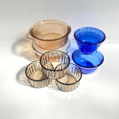 LOT 173: Vintage Bakeware - Corning Ware, Pyrex, Pampered Chef, Glassbake and More