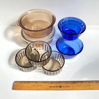 LOT 173: Vintage Bakeware - Corning Ware, Pyrex, Pampered Chef, Glassbake and More