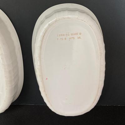 LOT 173: Vintage Bakeware - Corning Ware, Pyrex, Pampered Chef, Glassbake and More