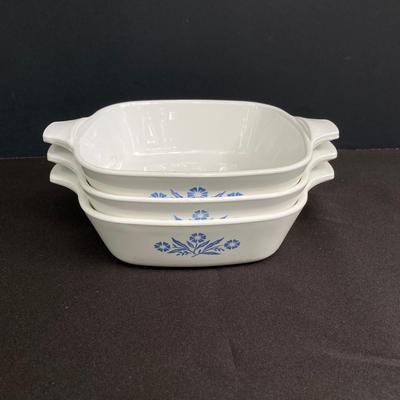 LOT 174: Classic Vintage Corning Ware Blue Cornflower Cookware