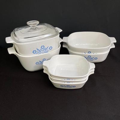 LOT 174: Classic Vintage Corning Ware Blue Cornflower Cookware
