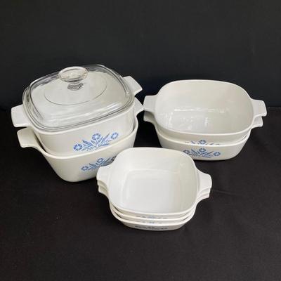 LOT 174: Classic Vintage Corning Ware Blue Cornflower Cookware