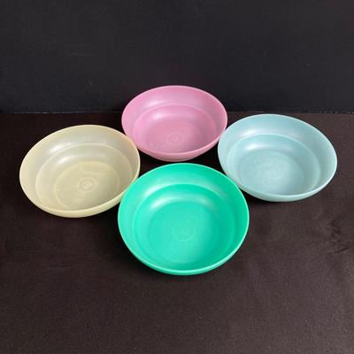LOT 175: Vintage Tupperware - Egg Holder, Coaster Set, Bowls and Pie Slice Holder