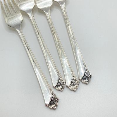 LOT 55: Damask Rose Heirloom Sterling Flatware Set with Two Sterling Ladles - 2,007.7 gtw
