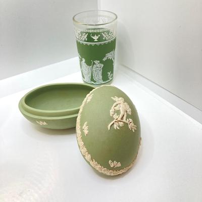 LOT 67: Collection of Home Decor - Gold Tone Vase, Sabin Crest-O-Gold 22K Souvenir New York, NY Plate, Leaning Tower of Pisa Candlestick...