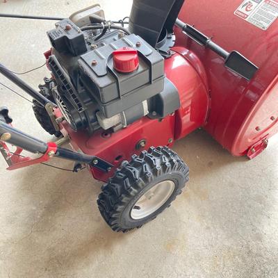 LOT 79: Craftsman Model No. 31AS6BCE799 5.5 hp Tecumseh Snow Blower