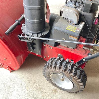 LOT 79: Craftsman Model No. 31AS6BCE799 5.5 hp Tecumseh Snow Blower