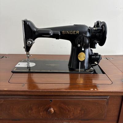 LOT 88: Vintage Singer Sewing Machine in Cabinet