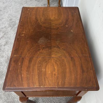 LOT 88: Vintage Singer Sewing Machine in Cabinet