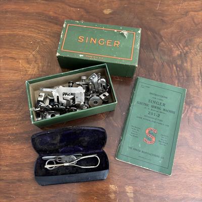 LOT 88: Vintage Singer Sewing Machine in Cabinet