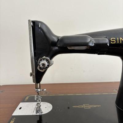 LOT 88: Vintage Singer Sewing Machine in Cabinet