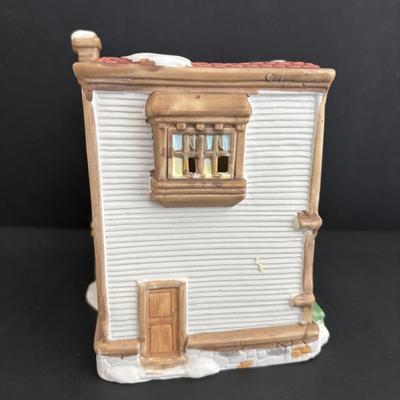 LOT 96: Holiday Village Collection: Lemax Hackensack First National Bank, Rex & Lee Post Office, Dept 56 Johnsons Grocery, House of...