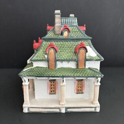 LOT 96: Holiday Village Collection: Lemax Hackensack First National Bank, Rex & Lee Post Office, Dept 56 Johnsons Grocery, House of...