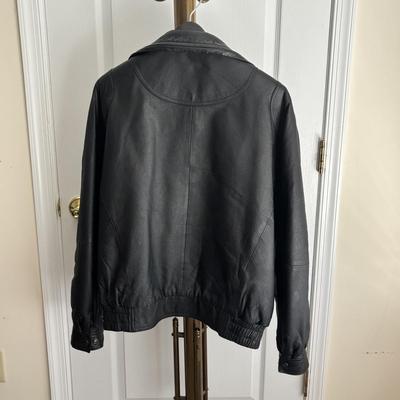 LOT 97: World Alliance Leather Coat, sz M