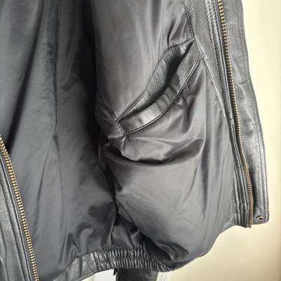 LOT 97: World Alliance Leather Coat, sz M