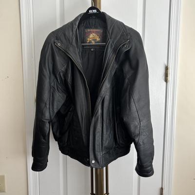 LOT 97: World Alliance Leather Coat, sz M