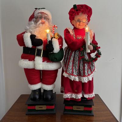 LOT 103: Animated Mr & Mrs Claus Figures 24"