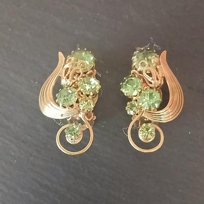 Vintage Peridot Brooch with matching earrings - August Birthstone