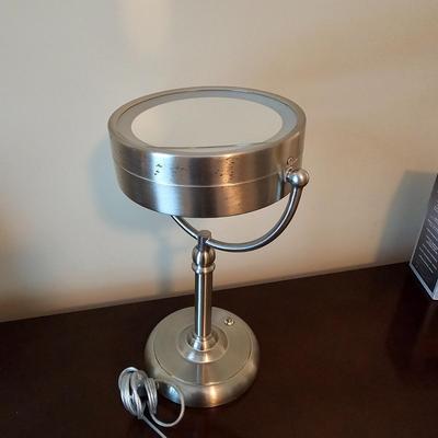 Lighted Vanity Mirror/Magnifier & Professional Hair Care Items (UGB1-JS)