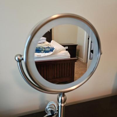 Lighted Vanity Mirror/Magnifier & Professional Hair Care Items (UGB1-JS)