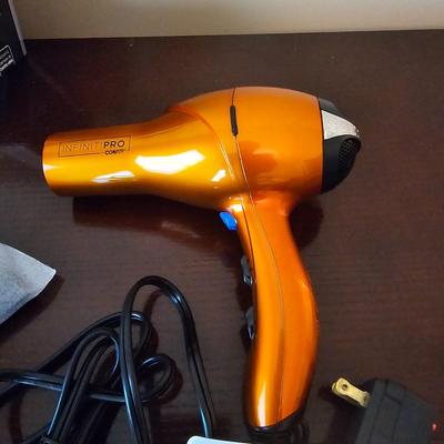 Lighted Vanity Mirror/Magnifier & Professional Hair Care Items (UGB1-JS)