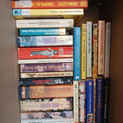 Large variety of paperback books - Cythia Freeman - Carol Bernett - Sue Miller and other Authors