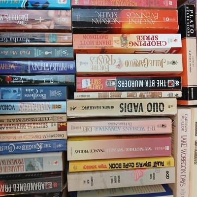 Box full of Paperback books - Robin Cook - Ann Rule - John Sandford and other fantastic authors