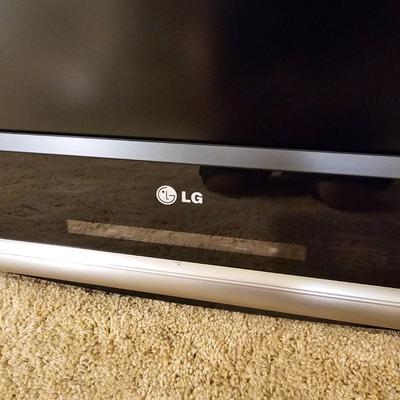 LG 37" LED LCD TV w/Speakers, Remote & Manual (UGB3-JS)