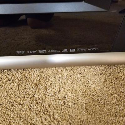 LG 37" LED LCD TV w/Speakers, Remote & Manual (UGB3-JS)