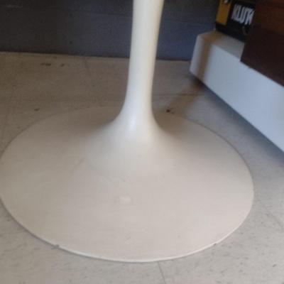 MCM Design Eero Saarinen Inspired Tulip Style Dining Table Marble Top with Cast Metal Base 53"