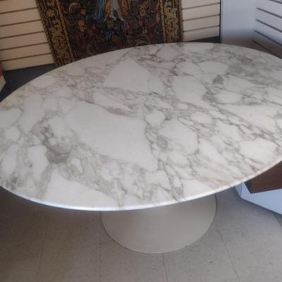 MCM Design Eero Saarinen Inspired Tulip Style Dining Table Marble Top with Cast Metal Base 53"