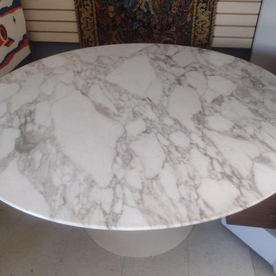 MCM Design Eero Saarinen Inspired Tulip Style Dining Table Marble Top with Cast Metal Base 53"